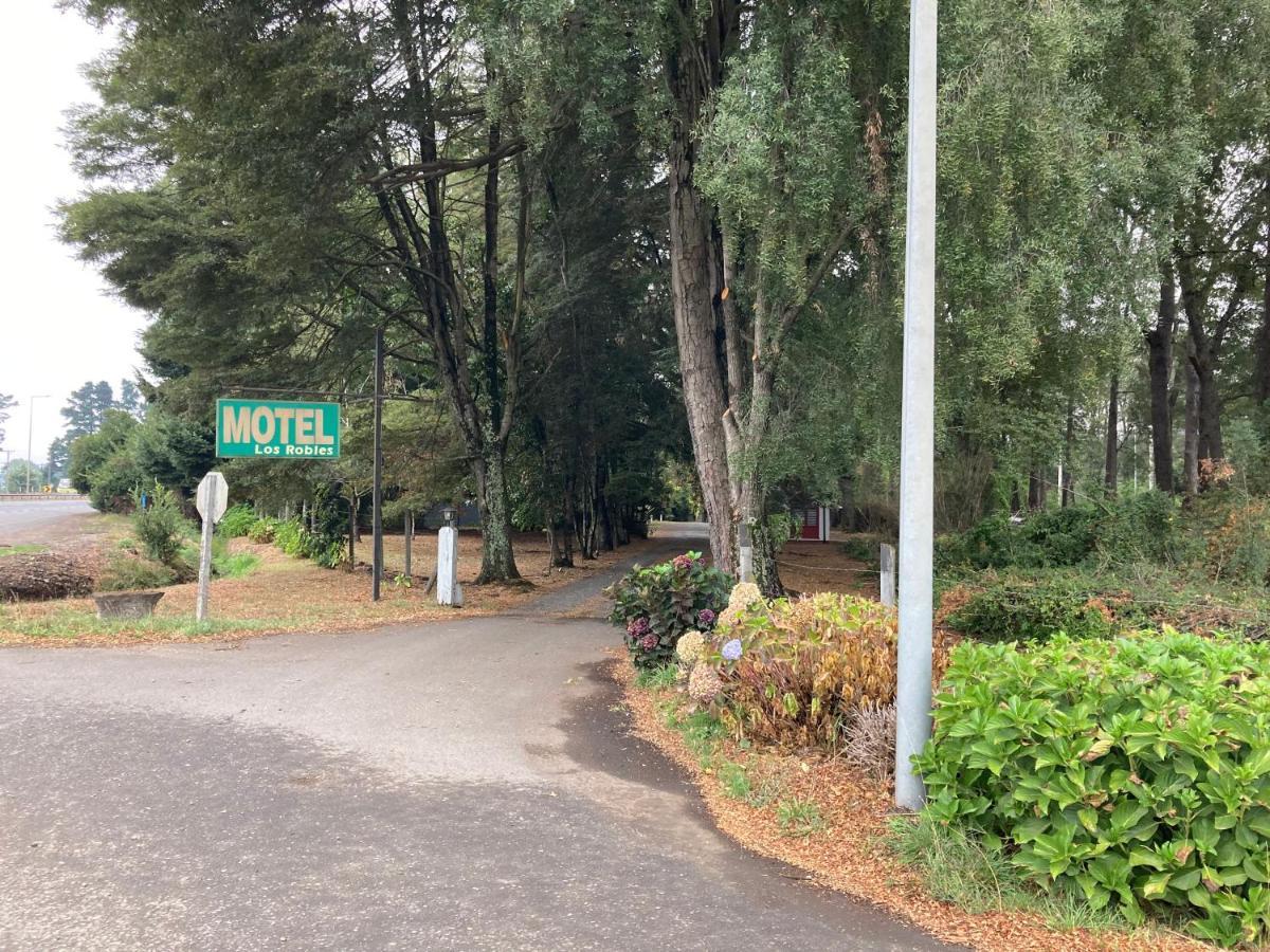 Motel Los Robles テムコ エクステリア 写真